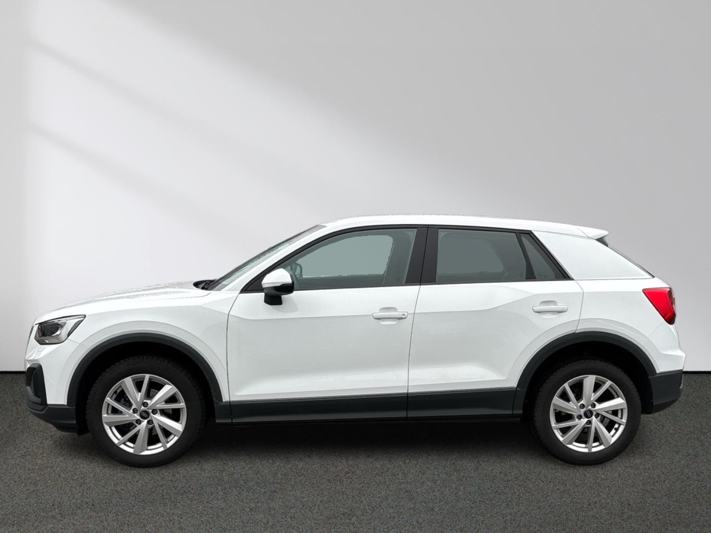 Audi Q2 30 TDI MMI LED Vorbereitung Fahrschulfahrzeug