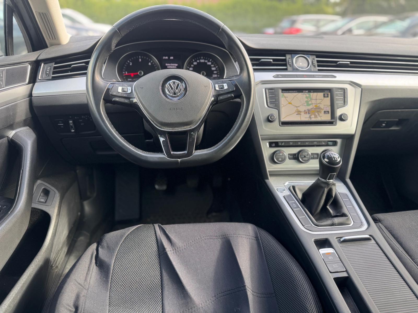Volkswagen Passat 2015 — photo 19