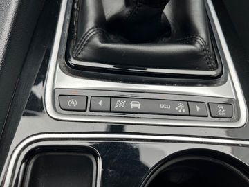 Bild 11 Jaguar F-PACE Portfolio AWD Leichter Seitenschaden