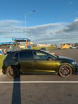 Volkswagen Golf 7.5 R DSG 4MOTION 430hp - Volkswagen Golf mit Benzin-Antrieb: Grün, Schiebedach, Limousine