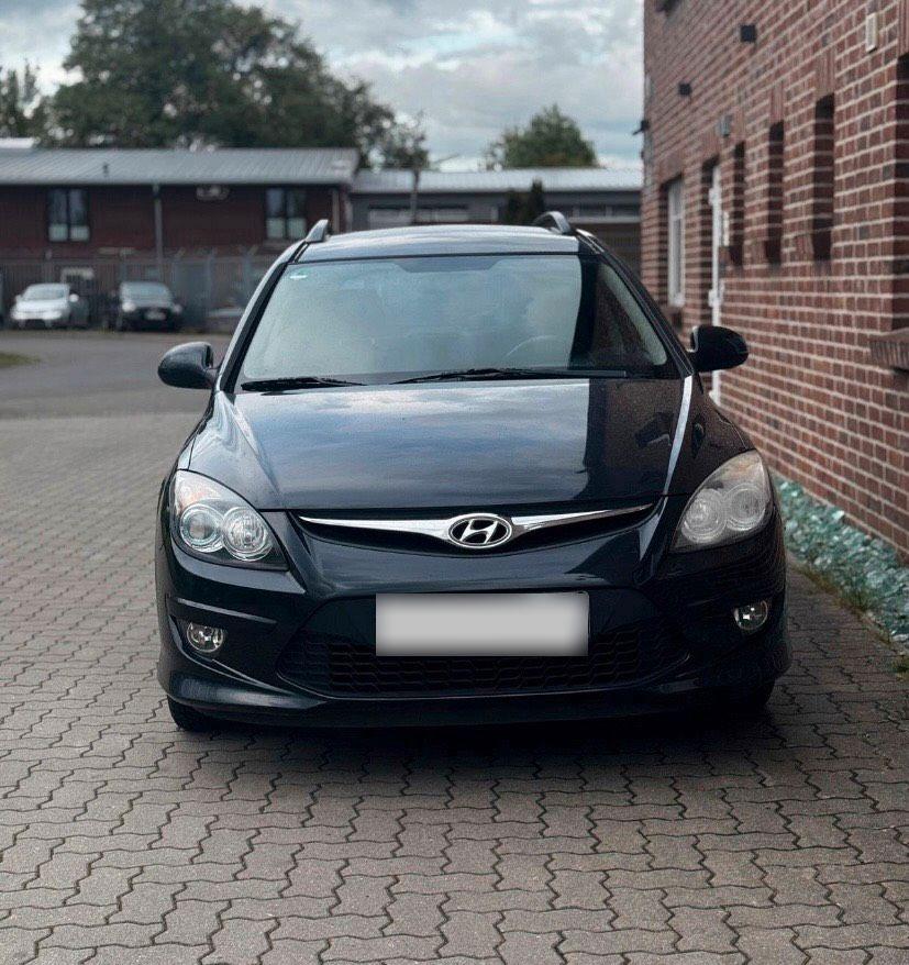 Hyundai i30 2011 — вигляд ззаду