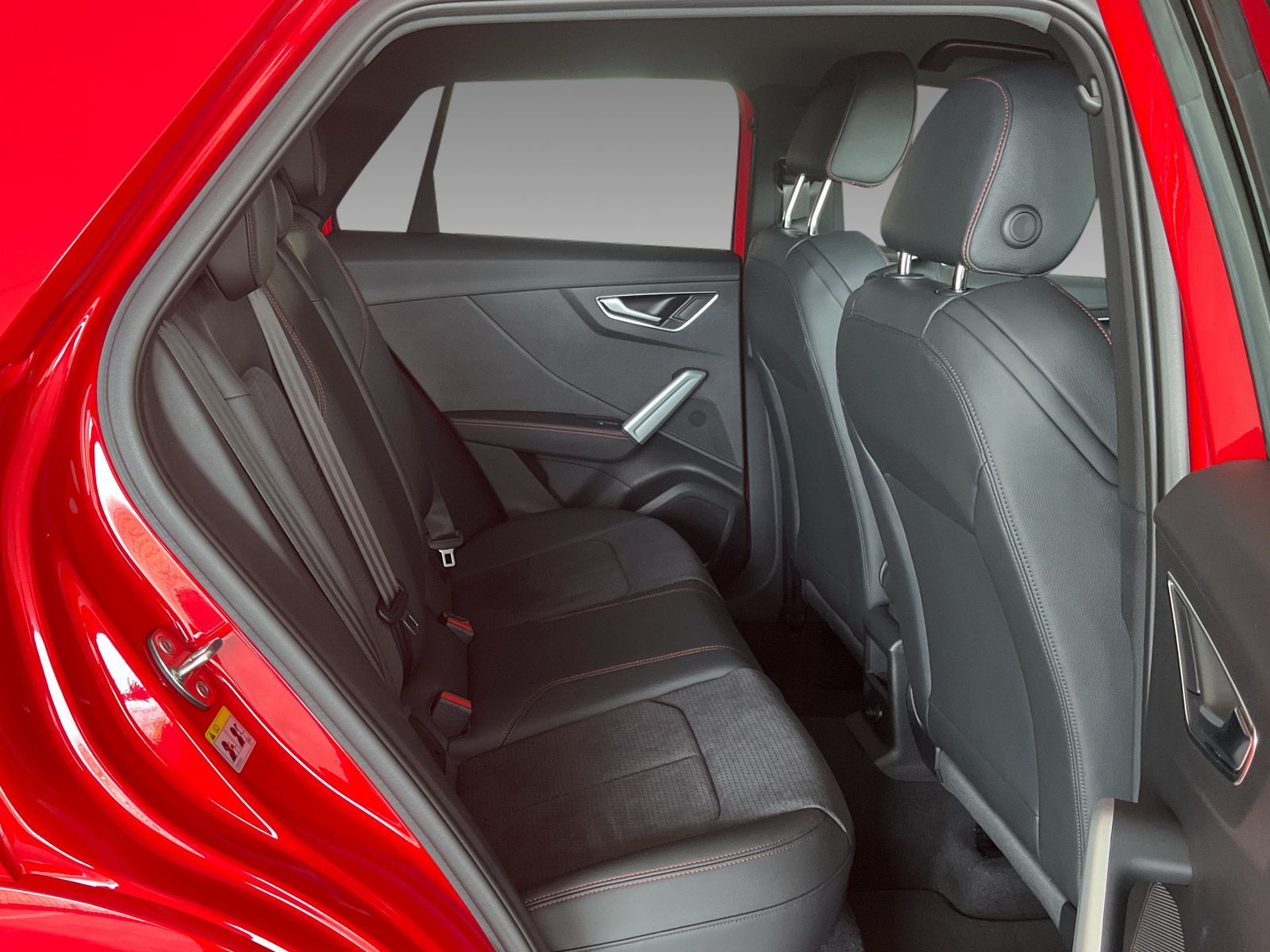 Audi SQ2 - Bild 12