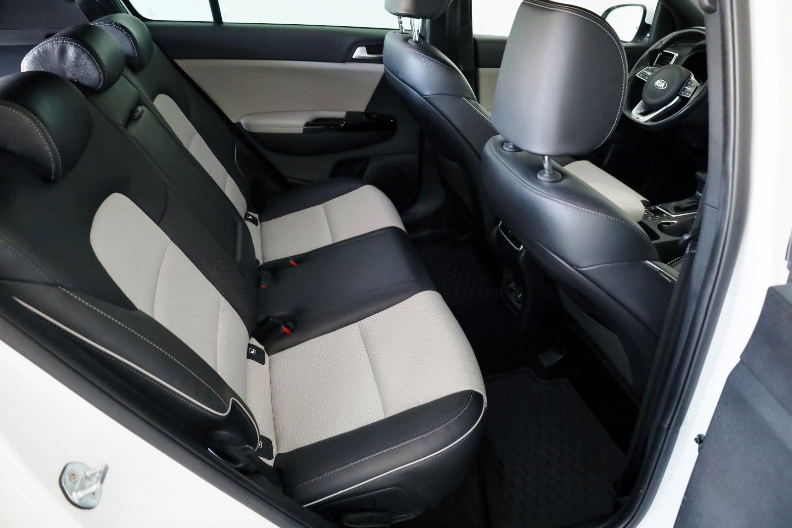 Fahrzeugabbildung Kia Sportage GT-Line 4WD,Leder,Pano,Navi,360°Kam,AHK