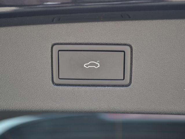 Tiguan 2.0 TDI DSG Elegance UPE: 65.801€/AHK/PAN