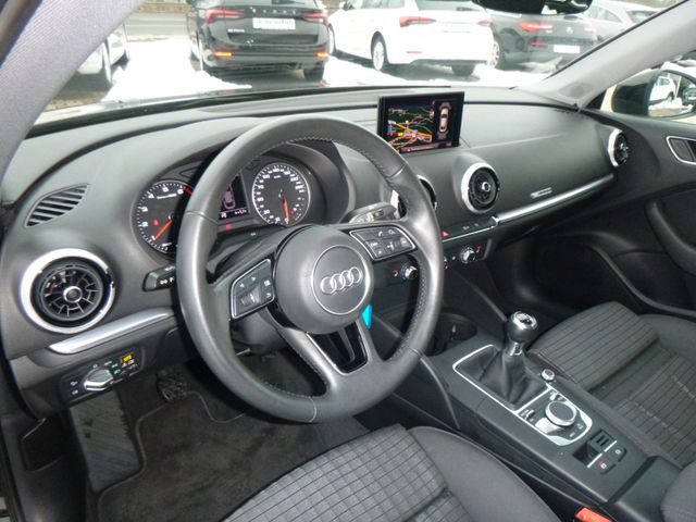 Fahrzeugabbildung Audi A3 1.5 TFSI Limousine sport> 41.875KM/AHK/NAV<