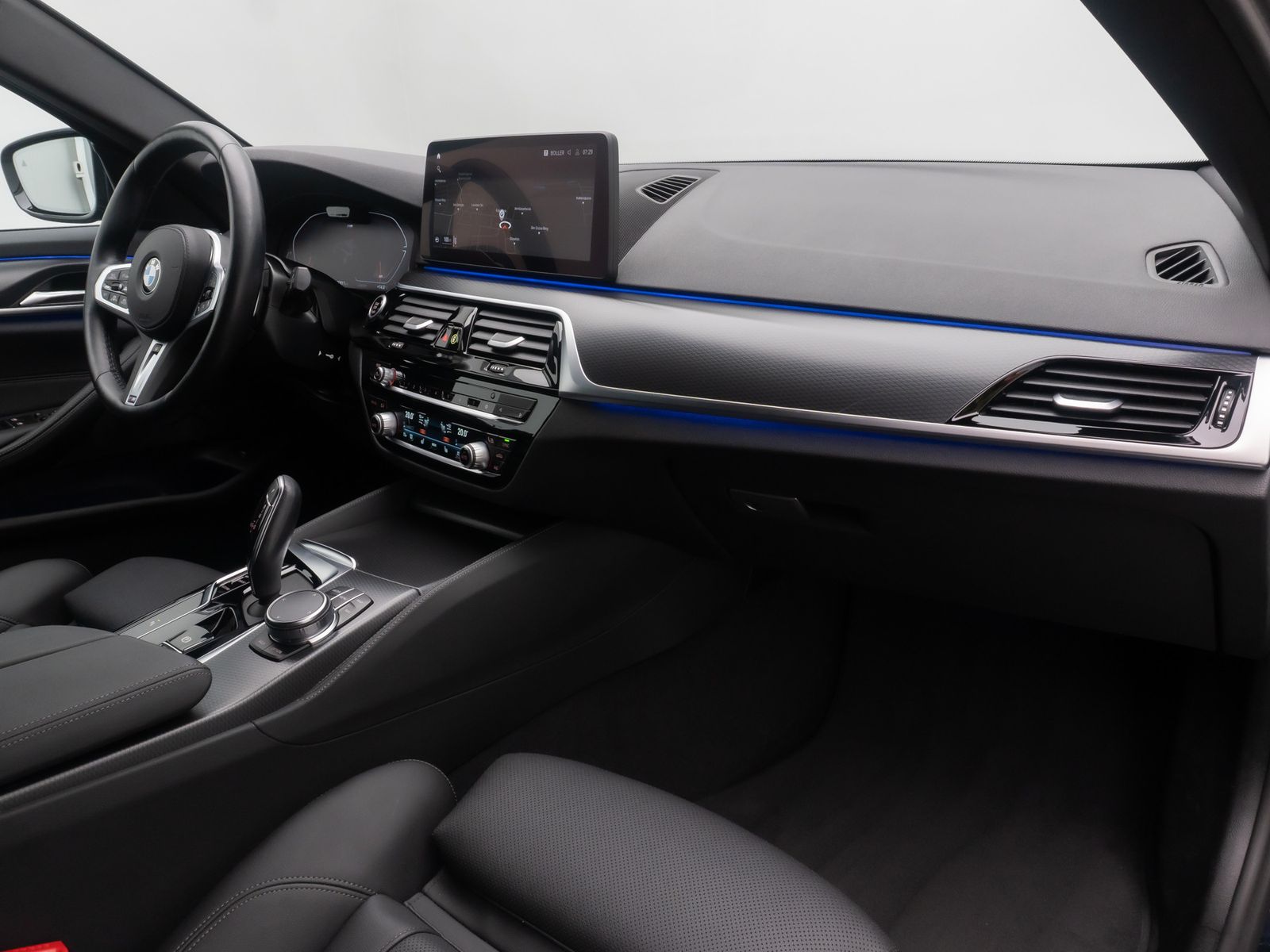 Fahrzeugabbildung BMW 530d M Sport 4xKlima HUD DAB Kamera Laser 18Zoll