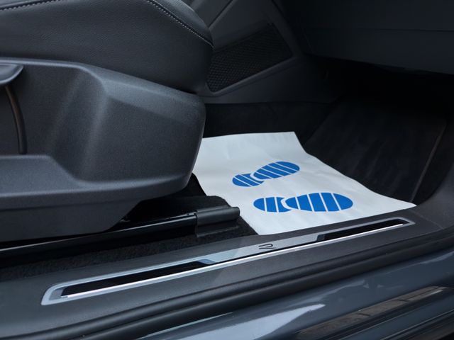 Volkswagen Tiguan R-Line 1.5 TSI DSG*BLACK*DIGITAL*LED*NAVI