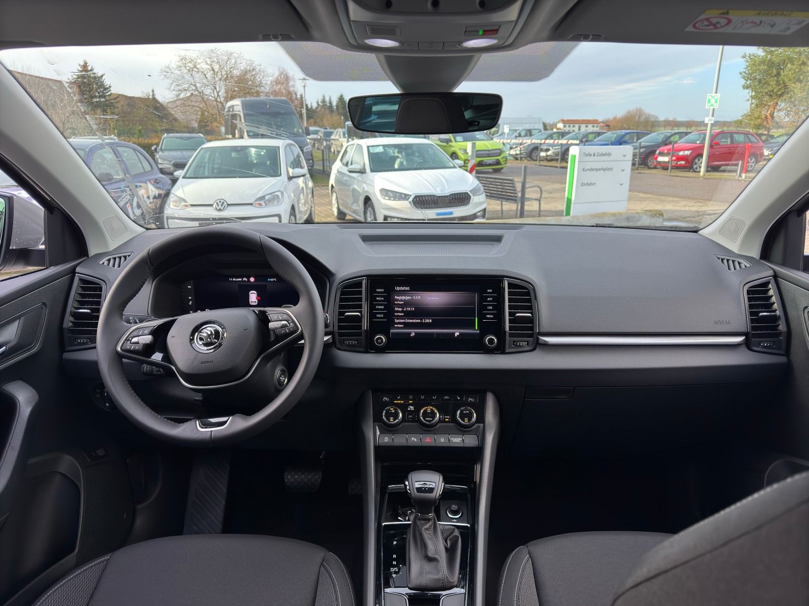 Fahrzeugabbildung SKODA Karoq 1.5 TSI DSG*RFK*NAV*Matrix*ACC*eHeck