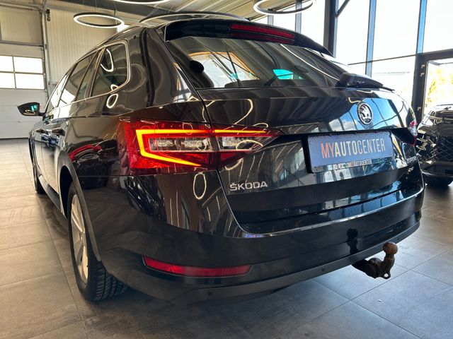 Skoda Superb Combi Style 4x4 *SZHZ*PDC*AHK*NAVI*KLIMA*