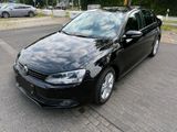 Volkswagen Vw Jetta 1,6 TDI Schwarz - Volkswagen Jetta aus 2012 mit Diesel-Antrieb