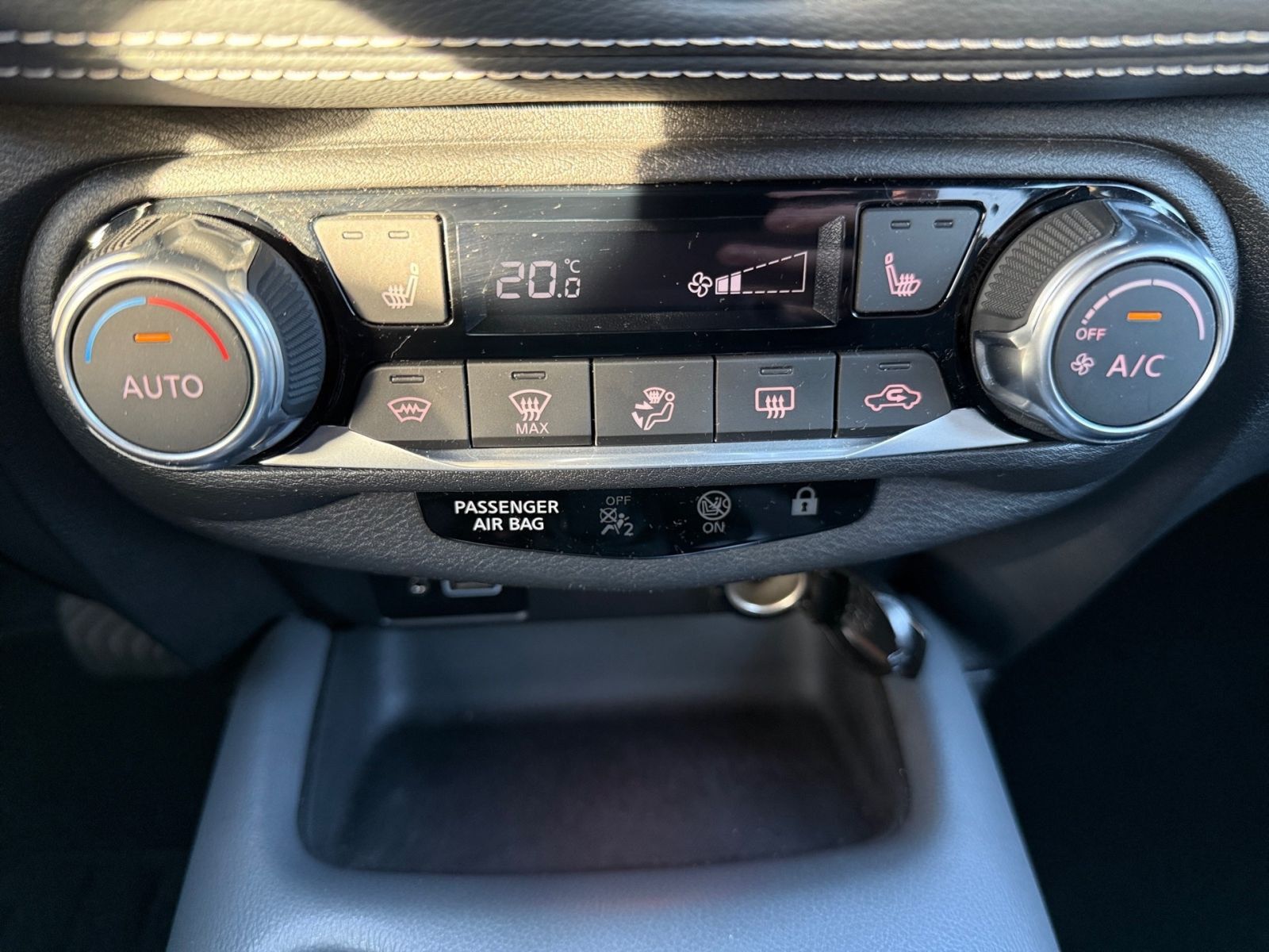 Fahrzeugabbildung Nissan Juke N-Connecta Automatik *WINTERPAKET*360°-KAME