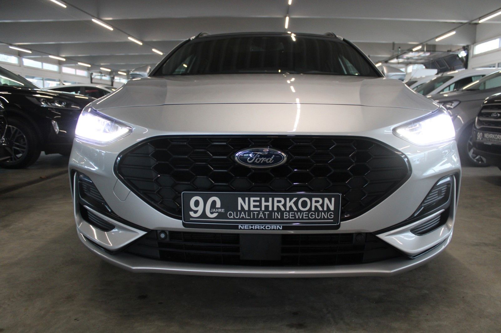 Fahrzeugabbildung Ford Focus ST-Line X Aut. LED ACC Leder Pano HUD Wint