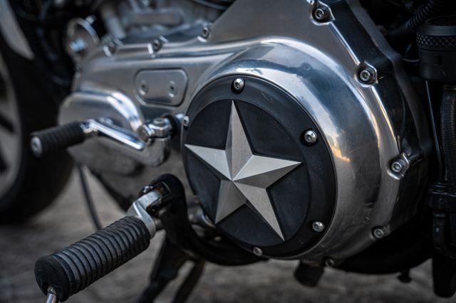 Fahrzeugabbildung Harley-Davidson XL883L SUPERLOW SPORTSTER - JEKILL&HYDE -