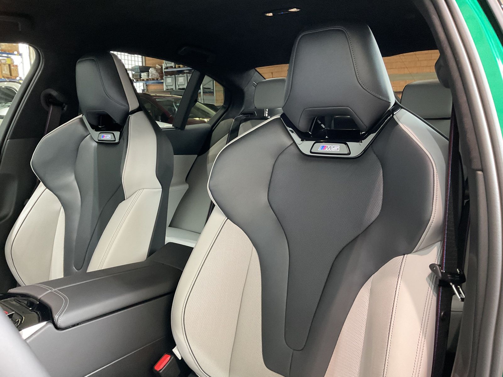 Fahrzeugabbildung BMW M5 Limousine Sitzlüftung, M Carbon-Keramik-Brems