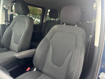 Mercedes V 220 - 7