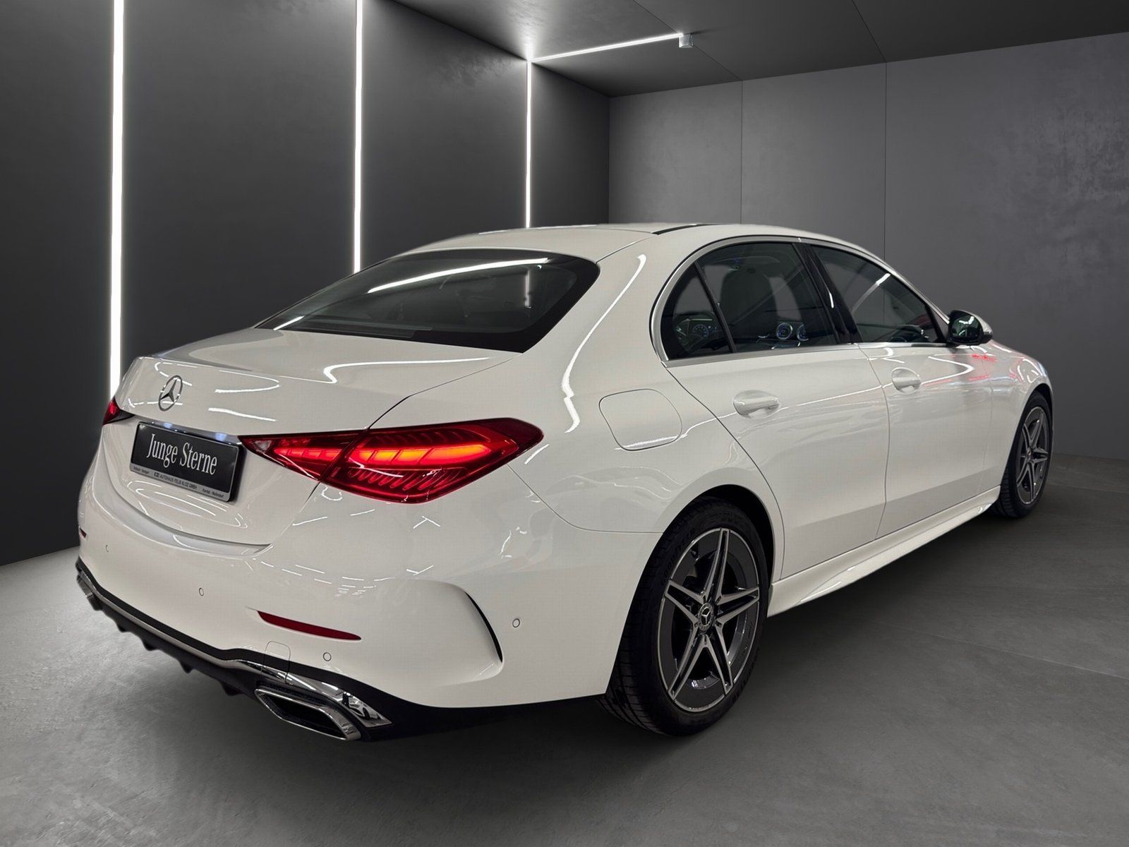 Fahrzeugabbildung Mercedes-Benz C 300 d AMG*AHK*Totwink*LED*Kamera*Memory*CarPla
