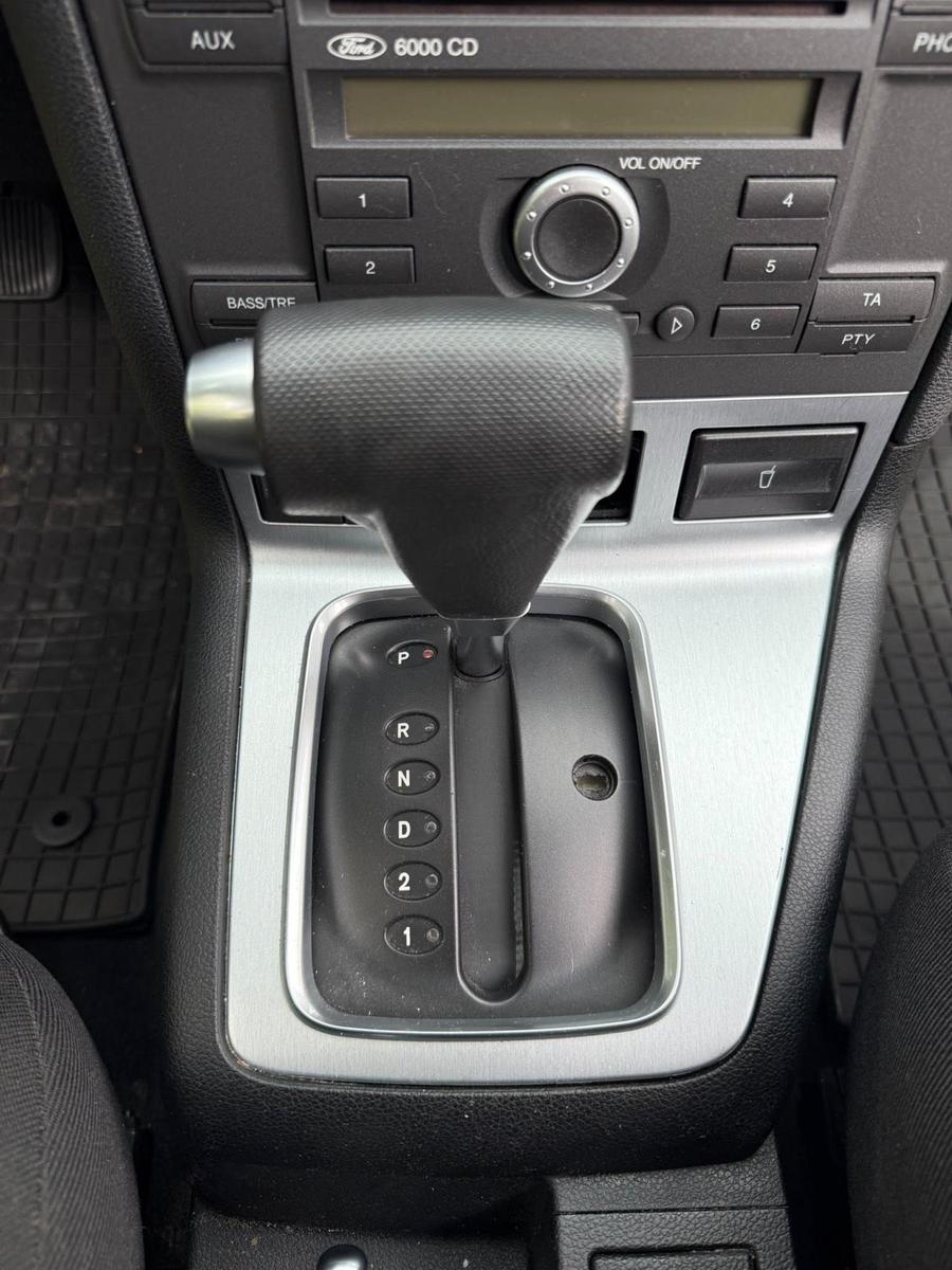 Ford Mondeo 2004 — photo 9