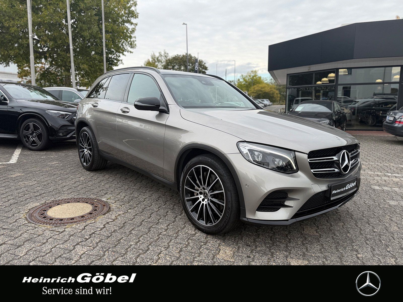 Fahrzeugabbildung Mercedes-Benz GLC 220 d 4M AMG+PANORAMA+ILS+20ZOLL+NIGHTP.+AHK
