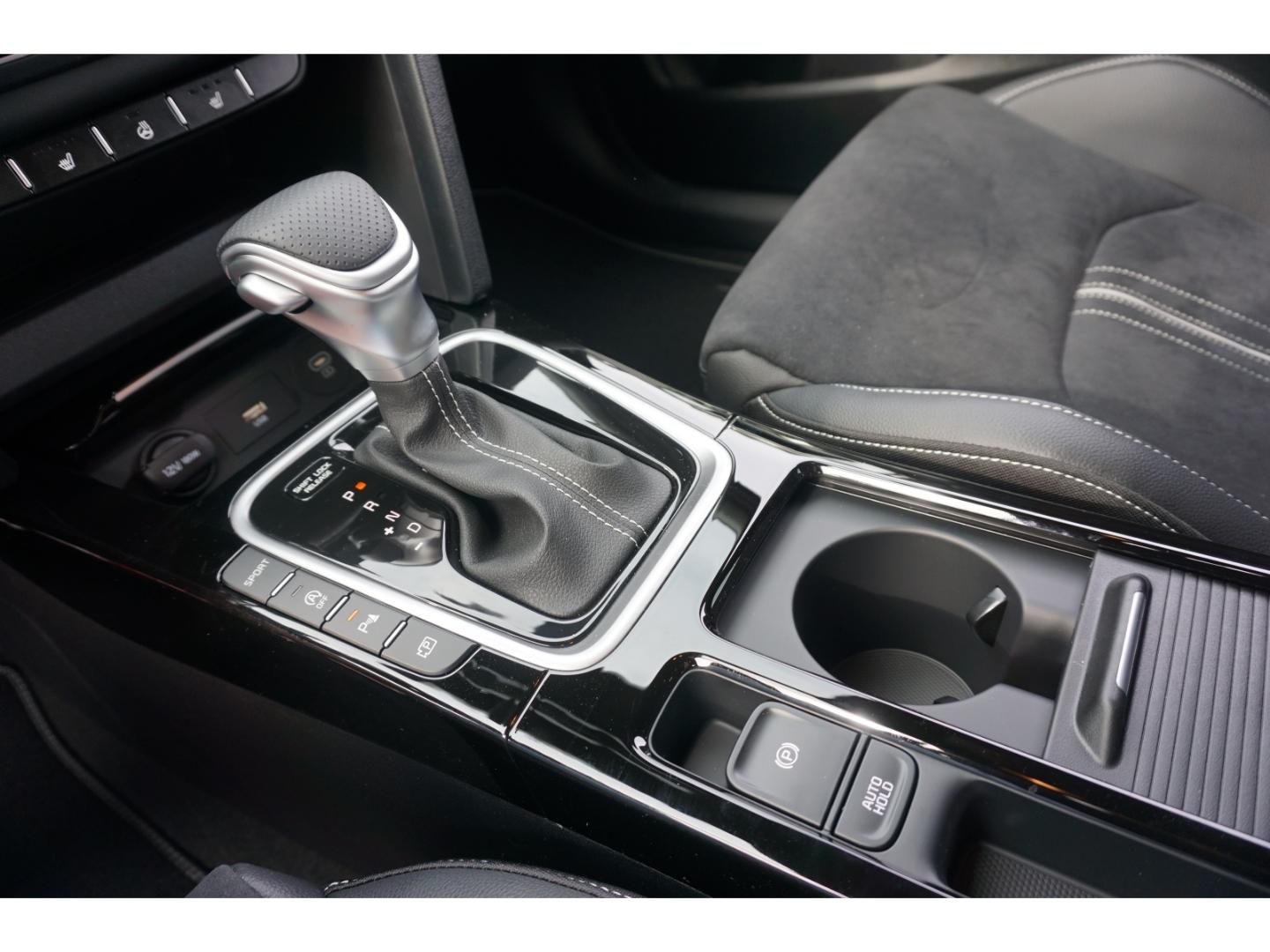 Kia Ceed_sw 1.5T 140 GT Line DCT7 AHK Navi Techn. AC