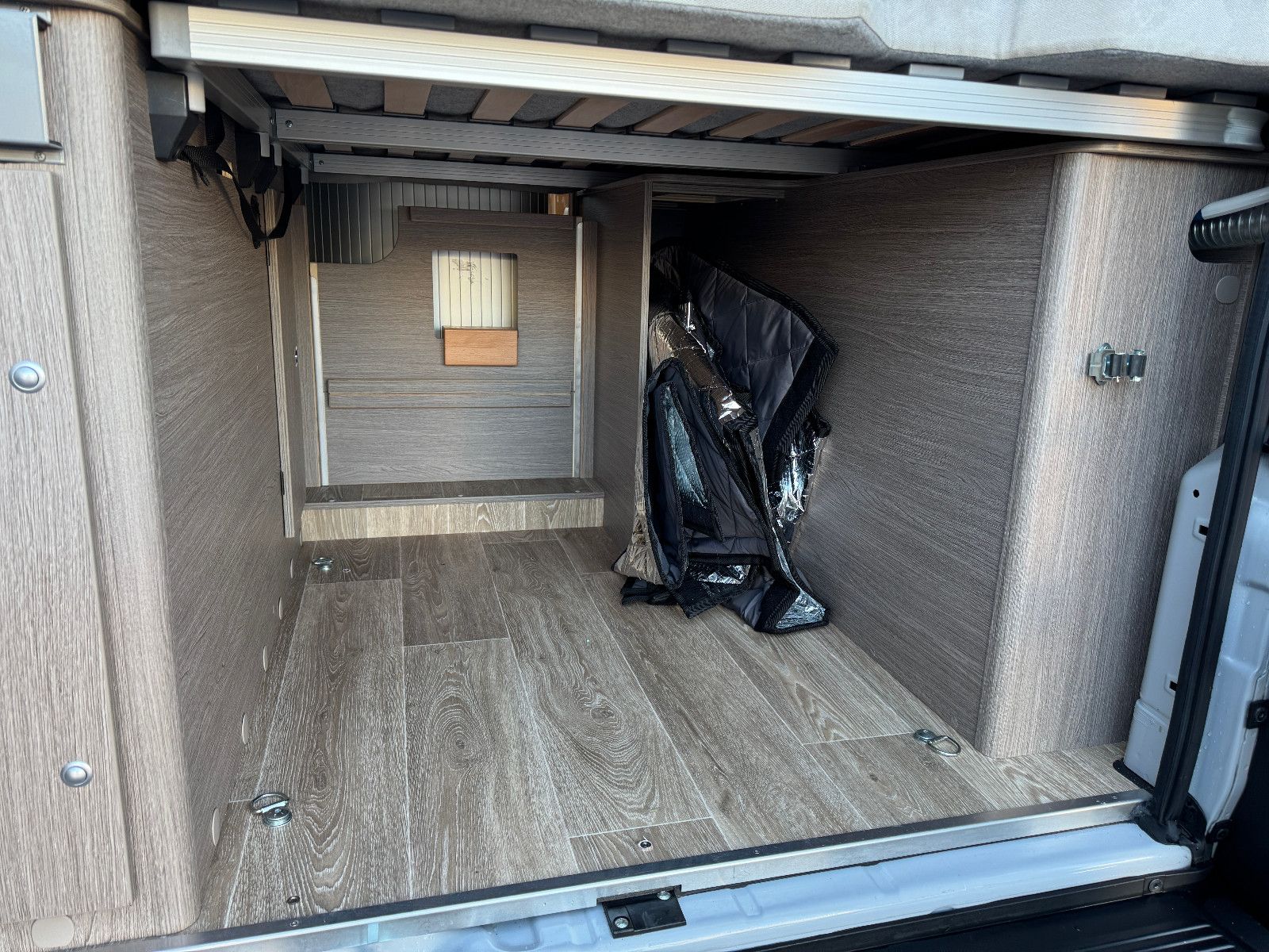 Fahrzeugabbildung Pössl 600 2WIN R PLUS CITROEN SCHLAFDACH AHK KAMERA