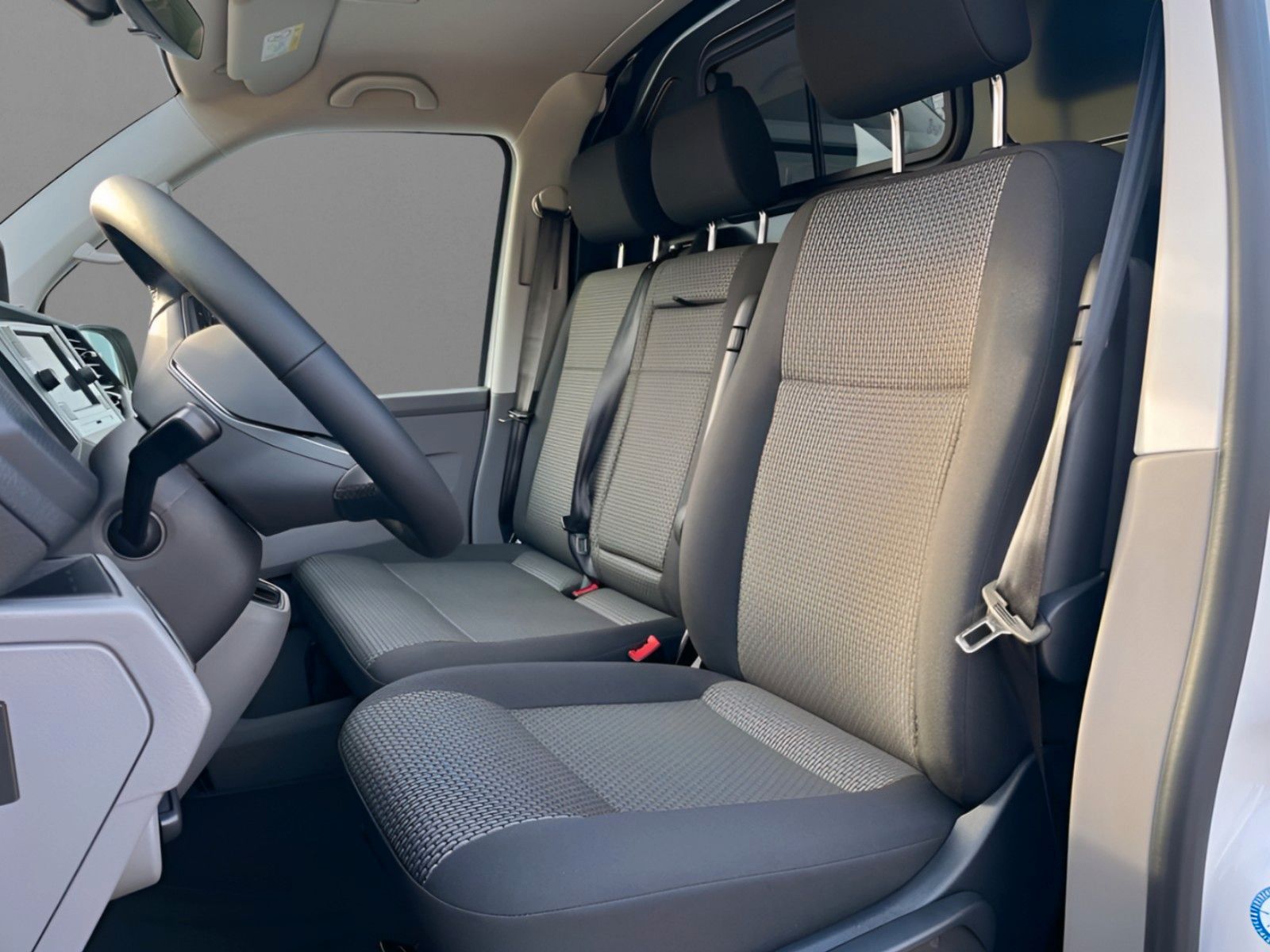 Fahrzeugabbildung Volkswagen T6.1 2.0 TDI 150 PS L1H1 4MOTION*KLIMA*KAMERA