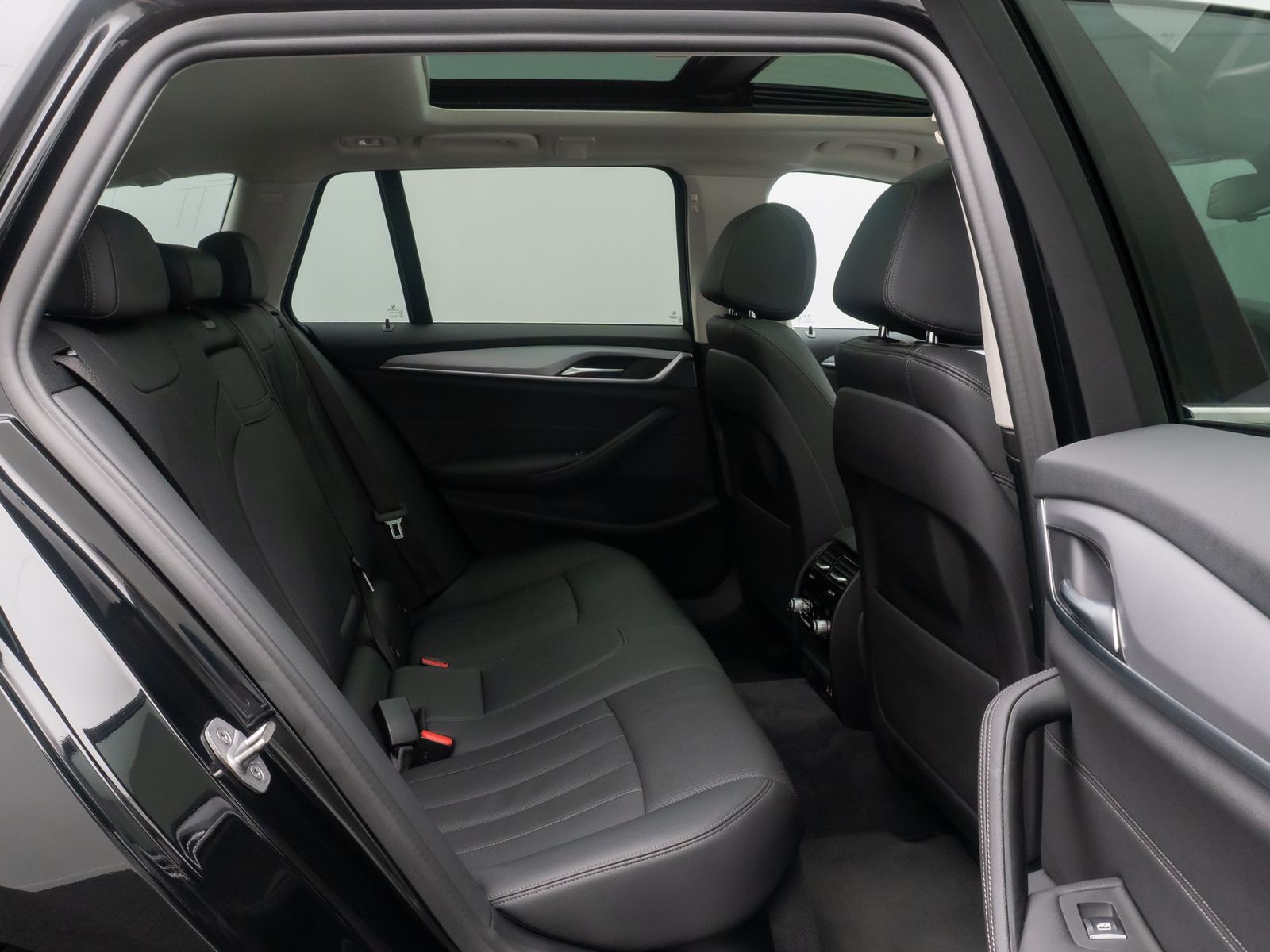 Fahrzeugabbildung BMW 520d xD Alarm 4xKlima Leder DAB Panorama 18Zoll