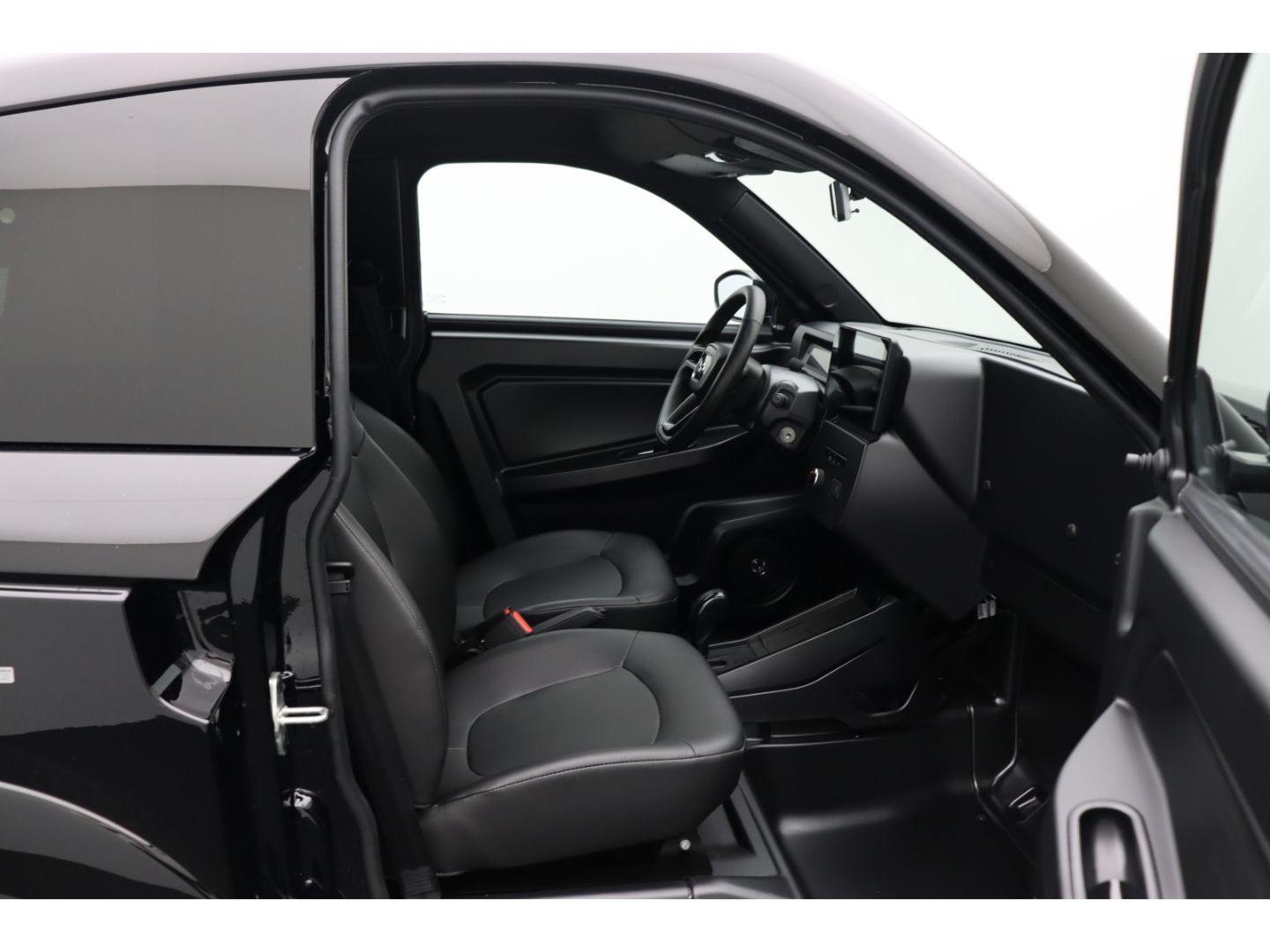 Fahrzeugabbildung Ligier MYLI V3 LAB E5 *Fahren ab 15* Multimedia pack