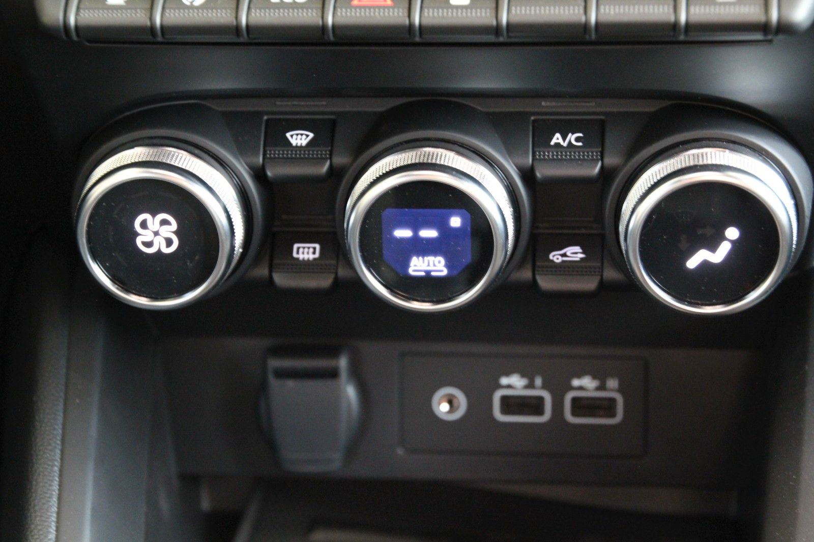 Fahrzeugabbildung Mitsubishi Colt Edition LED*DAB*SHZ*KAMERA