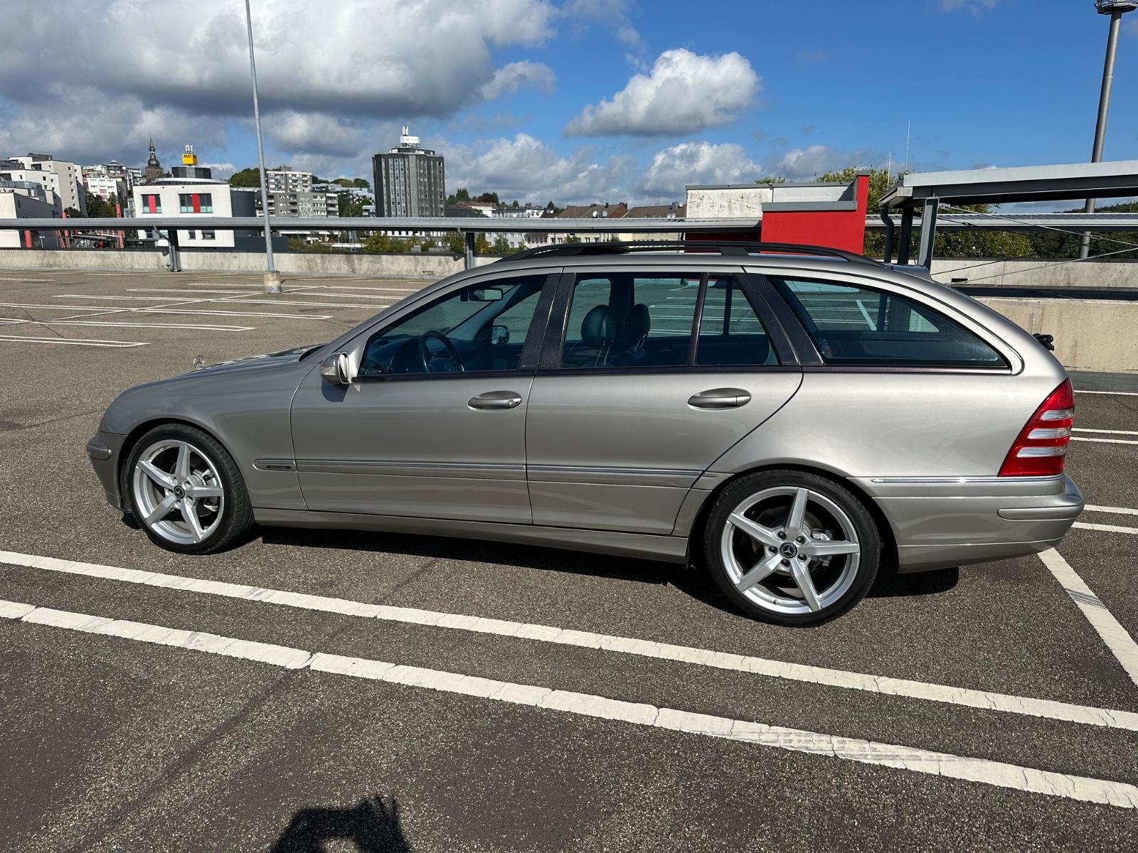 Mercedes-Benz 220 2004 — photo 10