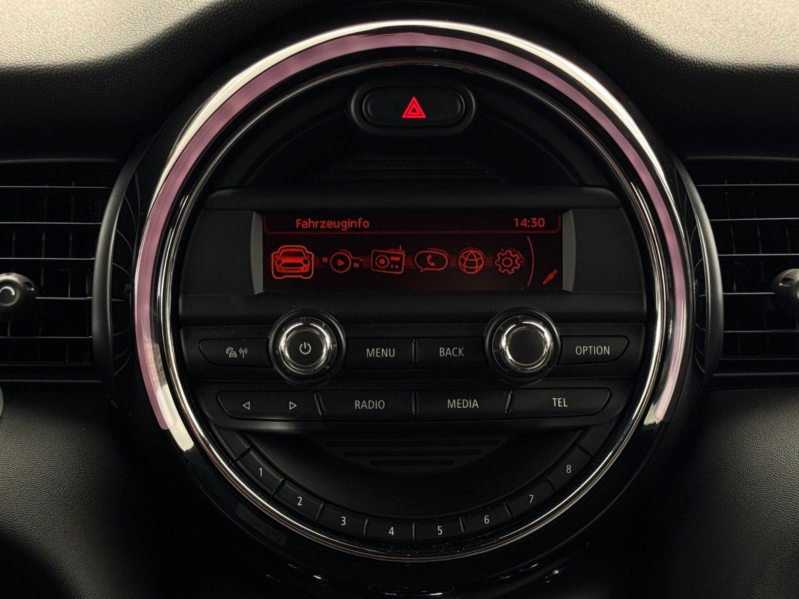 Fahrzeugabbildung MINI Cooper Temp. Komfortzugang JCW H&K PDC SHZ BLT