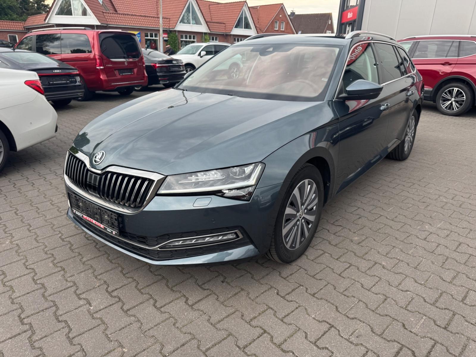 Skoda SuperbCombi Style Leder Virtual Navi PDC AHK TOP