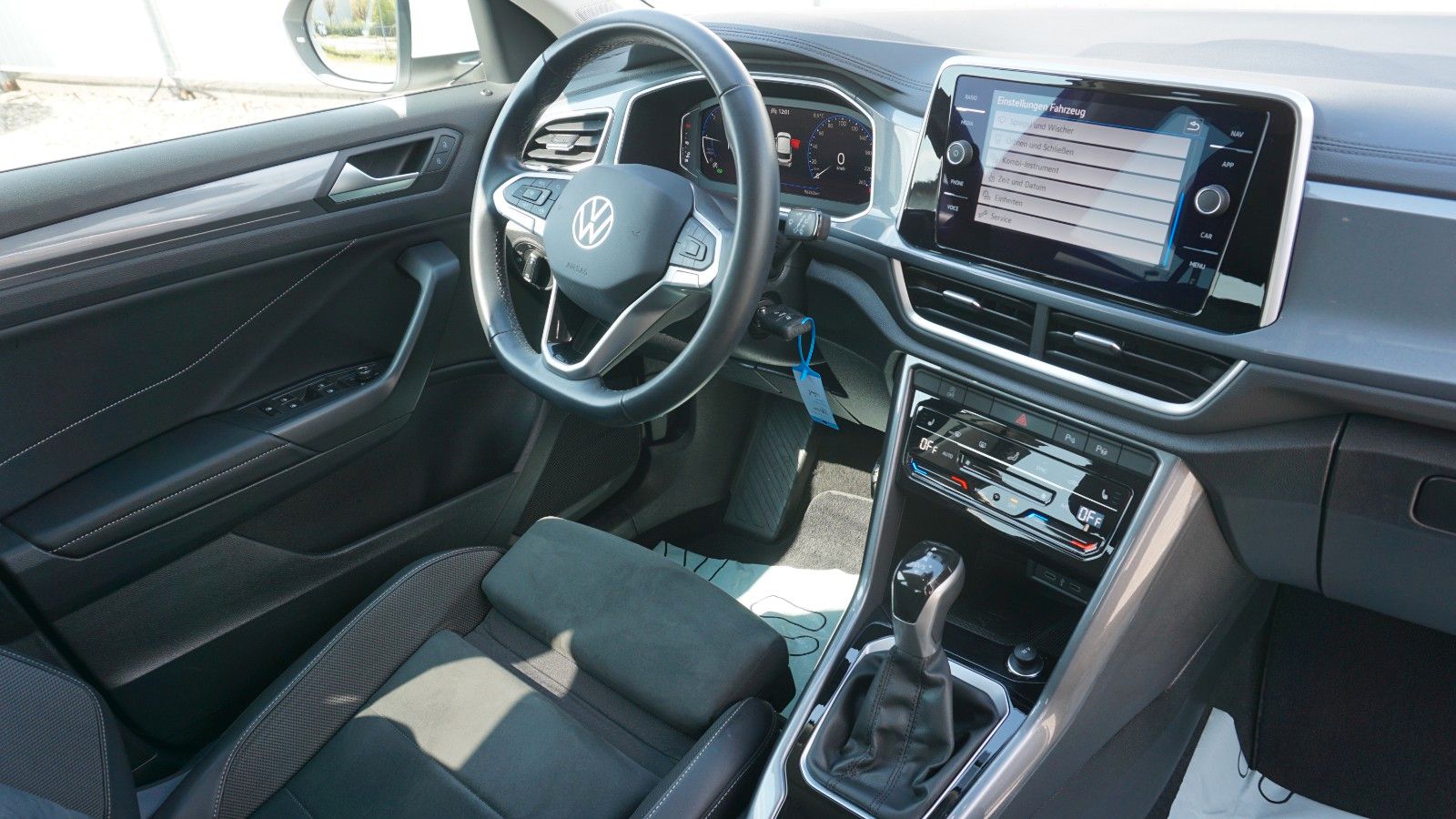 Fahrzeugabbildung Volkswagen T-Roc Style,DSG,Alcantara,LED Plus,Navi,IQ.Light