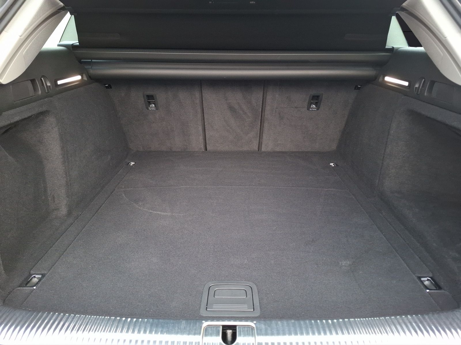 Fahrzeugabbildung Audi A4 Avant 35 TDI S-line S-tronic Matrix Navi ACC