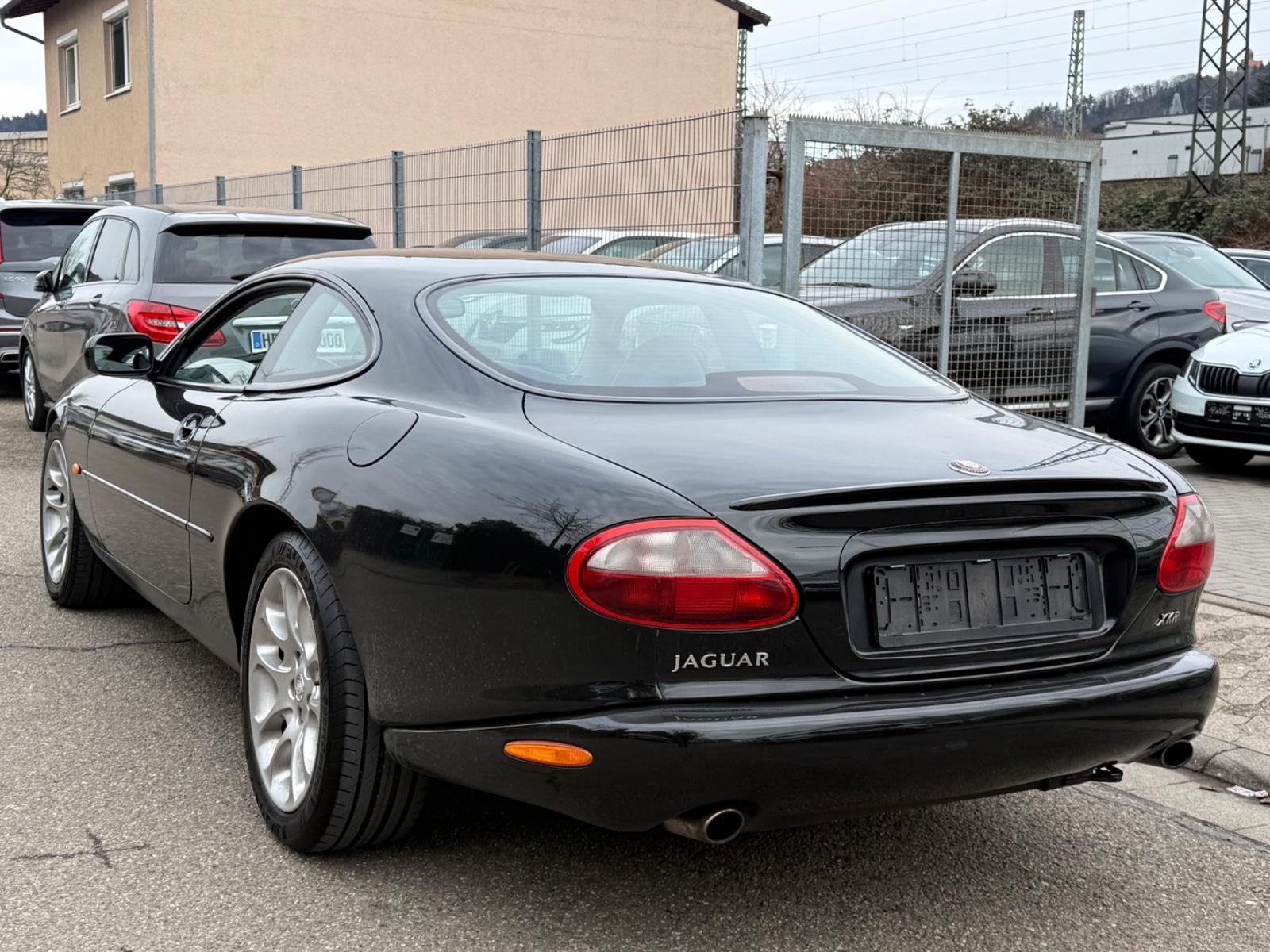JAGUAR XKR - V8 COUPE - 363 CV - VOLANT EN CUIR