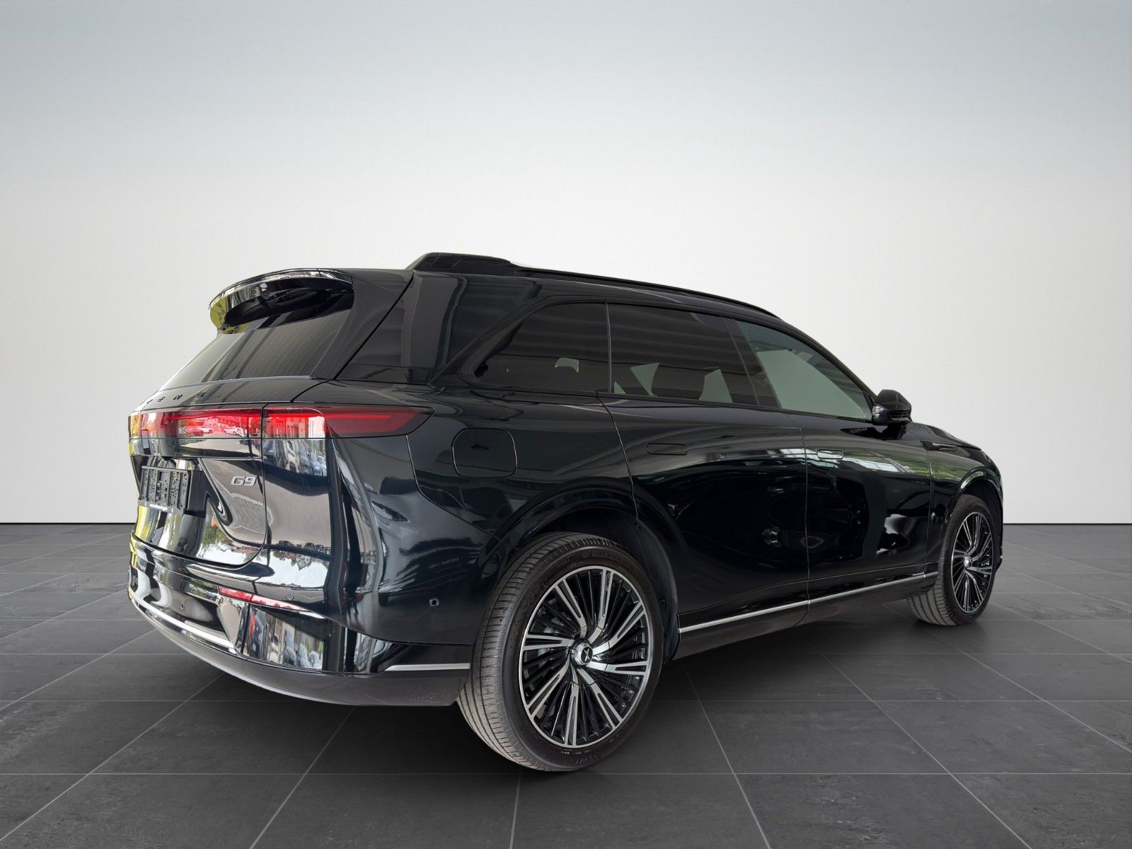 XPENG G9
