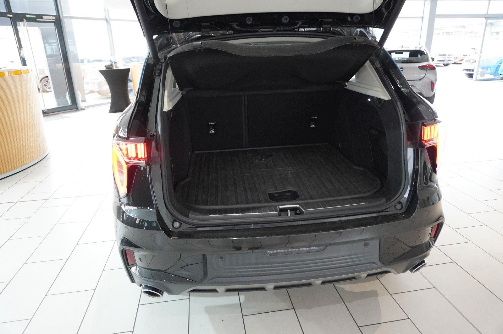 Fahrzeugabbildung Lynk&Co 01 1.5T HEV HYBRID NAVI/LED/SPORT/VIRT./PANO/DAB