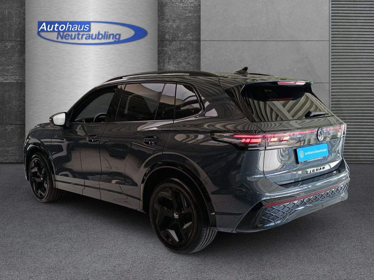 Volkswagen TIGUAN 2.0 TDI R-LINE 150 PS DSG BLACK STYLE A foto 4