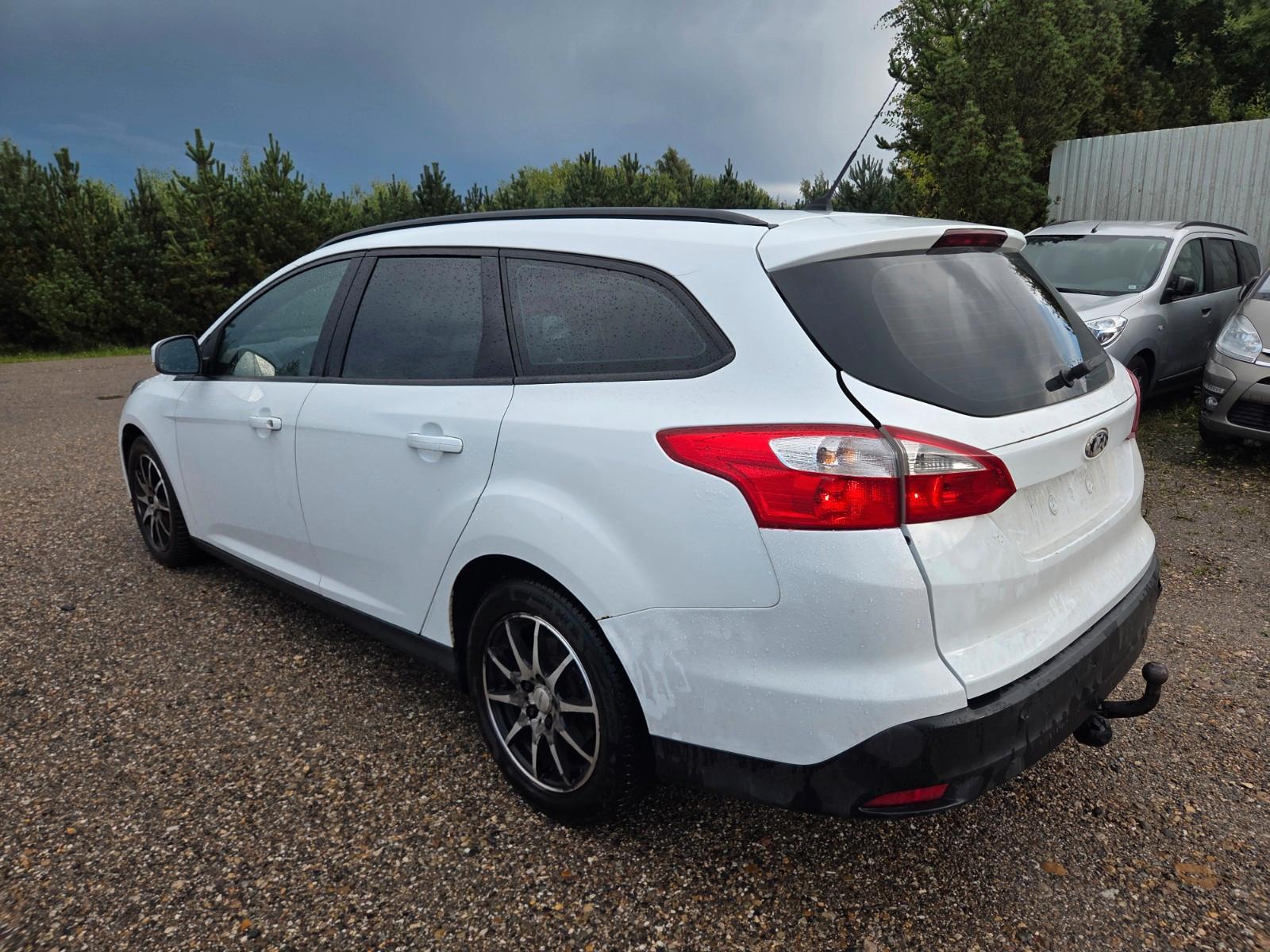 Ford Focus 2013 — photo 11