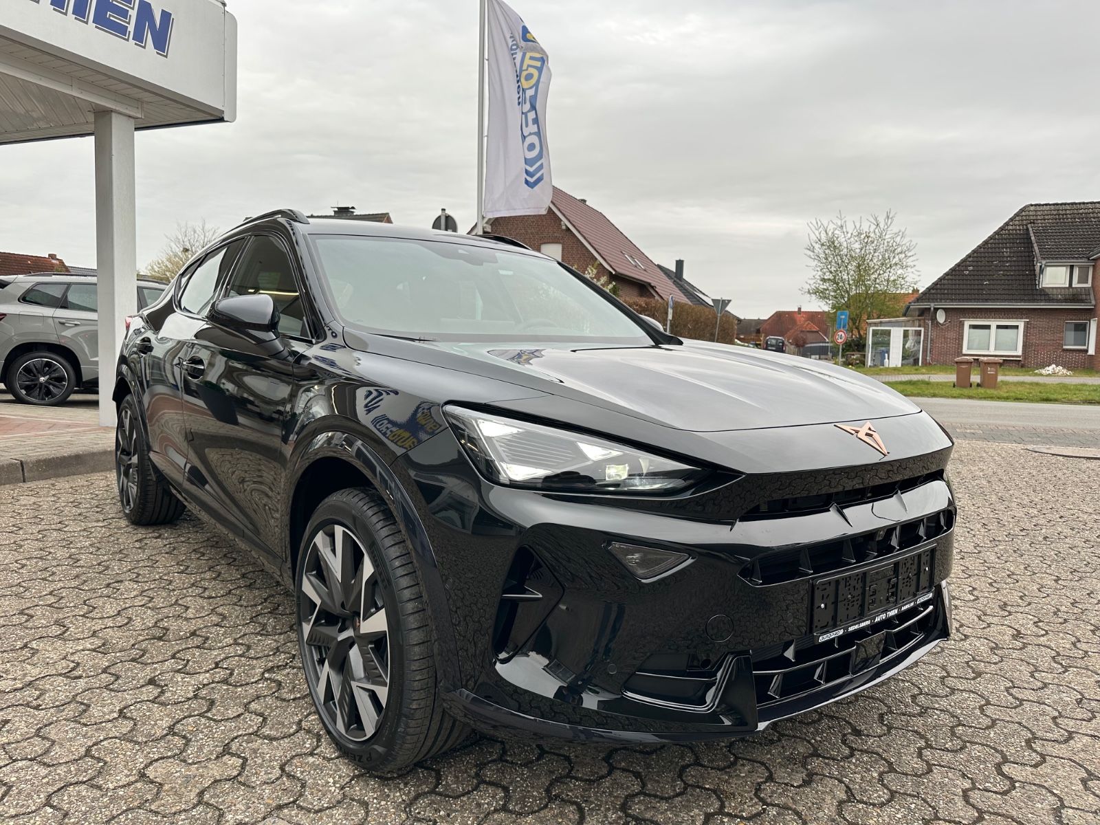 Fahrzeugabbildung CUPRA Formentor 1.5 TSI DSG Navi/AHK/ACC/LED/Shzg./17"