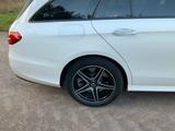 Mercedes-Benz E 300 de T Autom. - - Hybrid (Diesel/Elektro): Alcantara