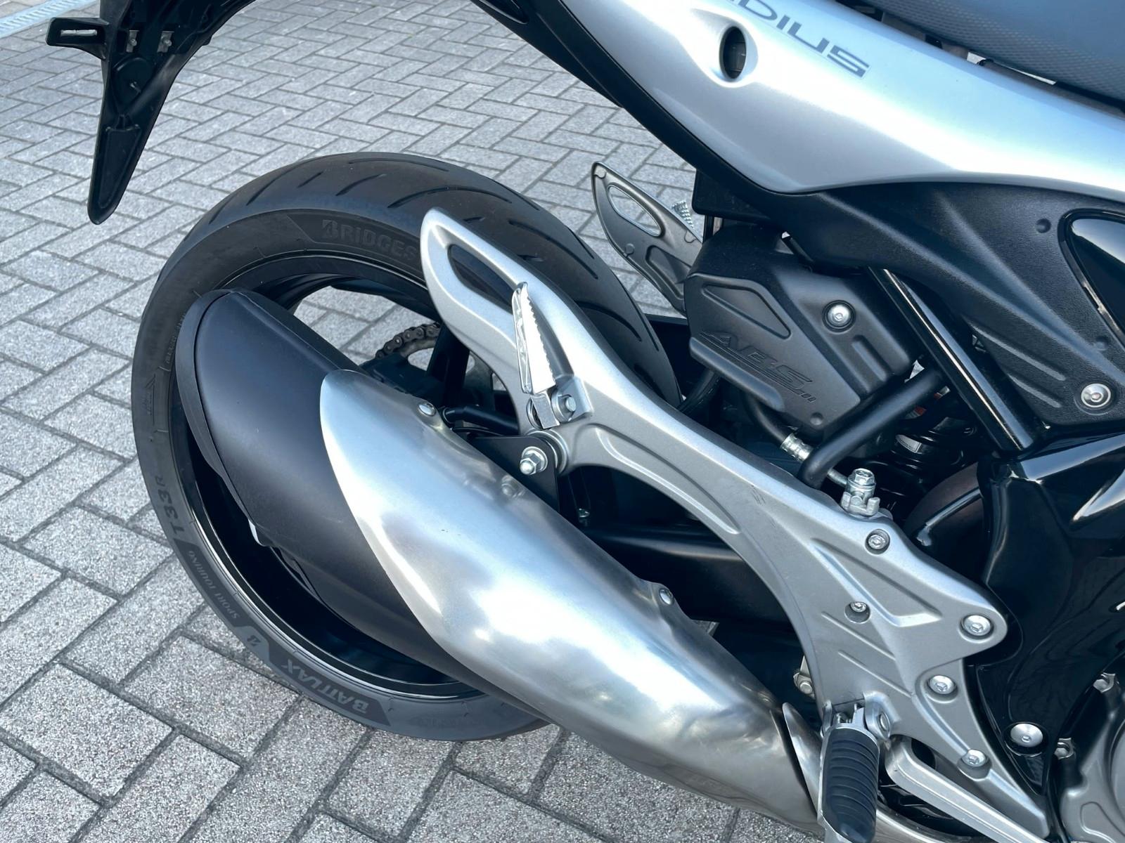 Suzuki Gladius SV 650 ABS/Top Zustand/ 1 Jahr Garantie