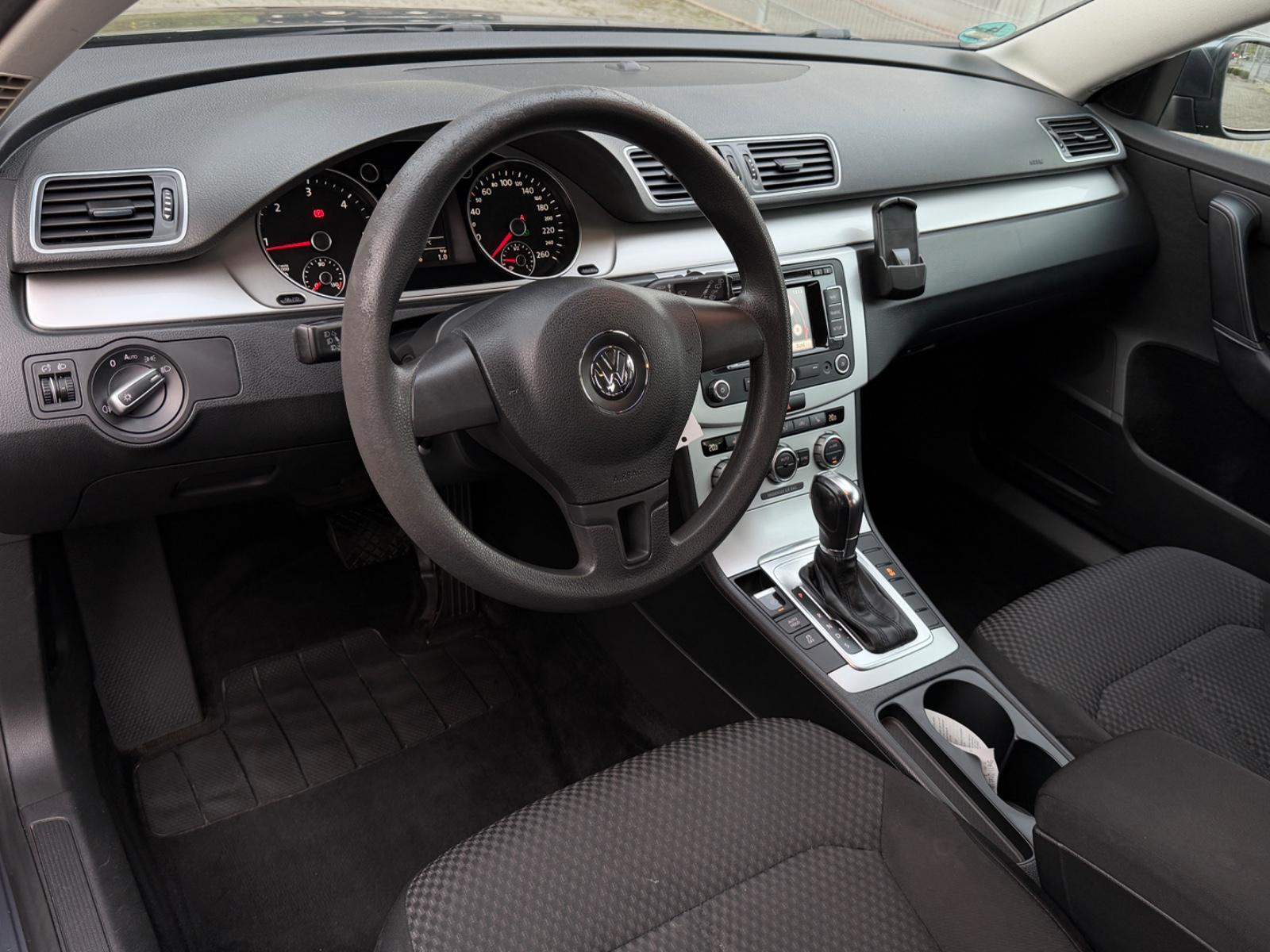 Volkswagen Passat 2013 — photo 7