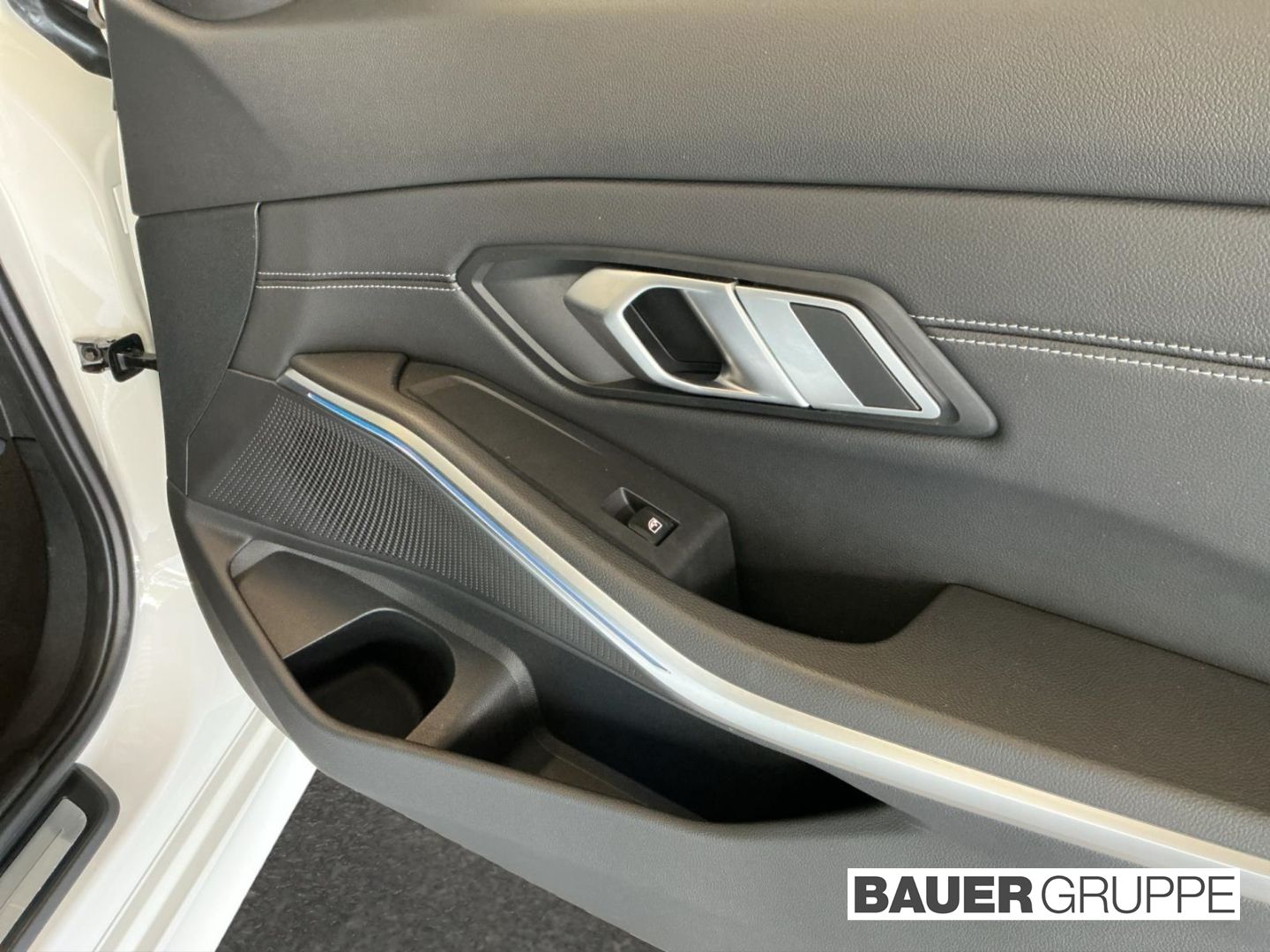 BMW 320 e Sport Line Touring AHK LED Komfortzugang P foto 18