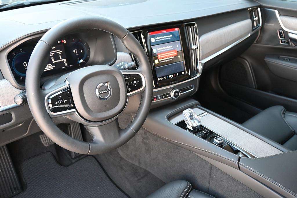 Volvo V90 Cross Country