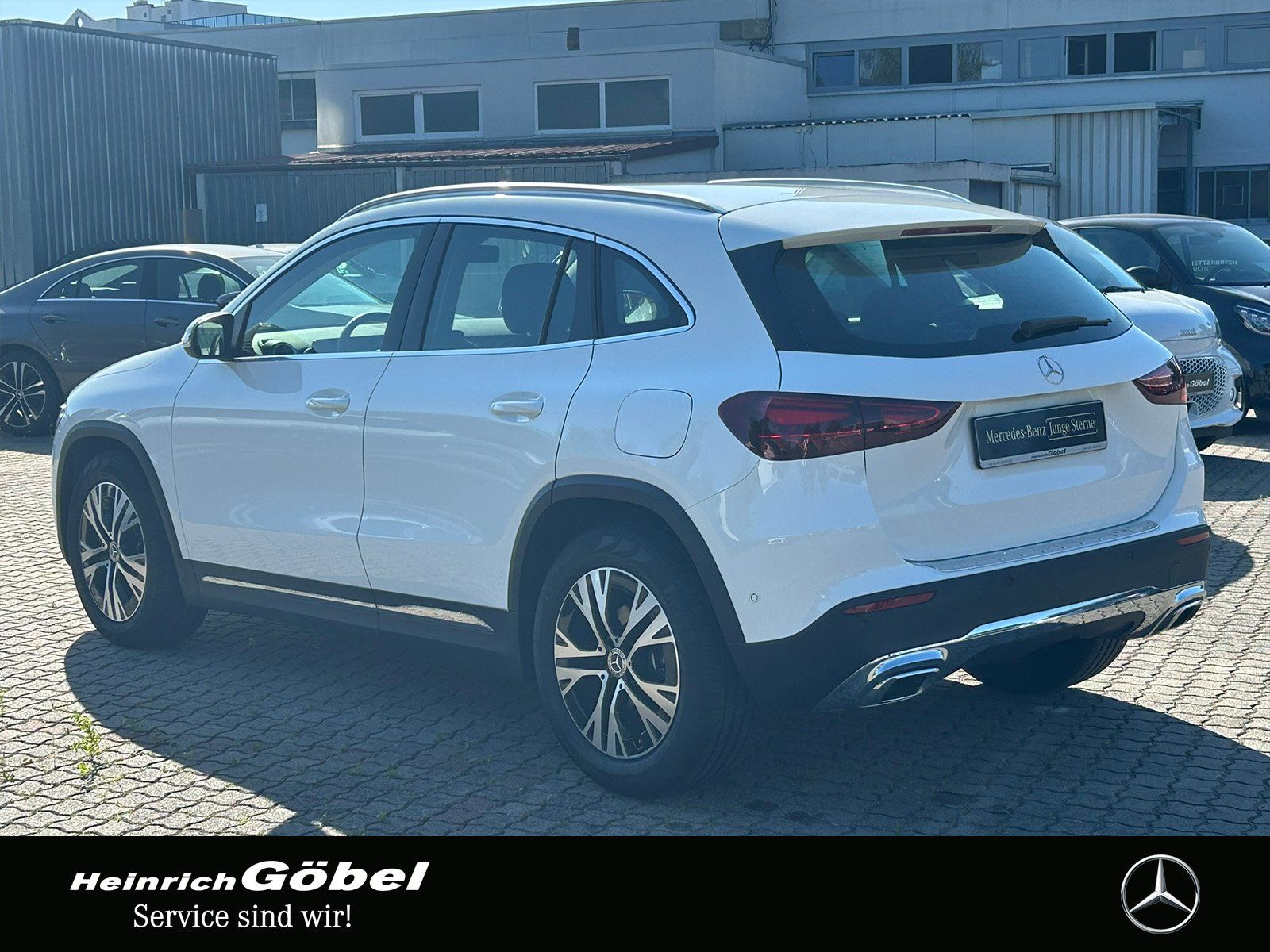 Fahrzeugabbildung Mercedes-Benz GLA 180 PROGRESSIVE*AHK*CARPLAY*LED*EASY-PACK*WI
