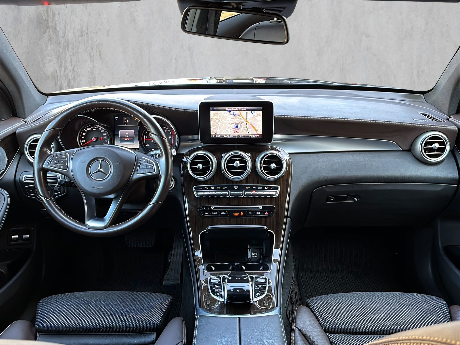 Fahrzeugabbildung Mercedes-Benz GLC 250 d 4Matic EXCLUSIVE BURMESTER AHK LED PDC
