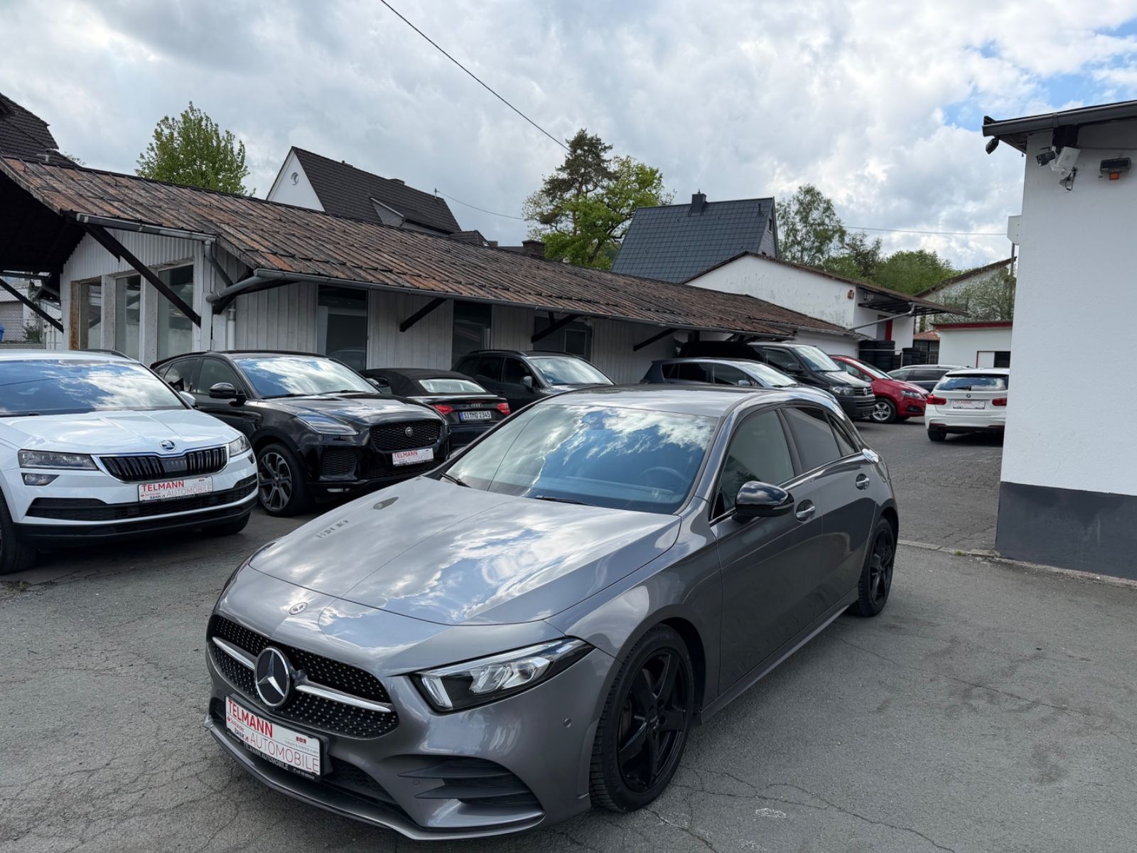 MERCEDES-BENZ A 200/LED/AMG-LINE/S-SITZE/