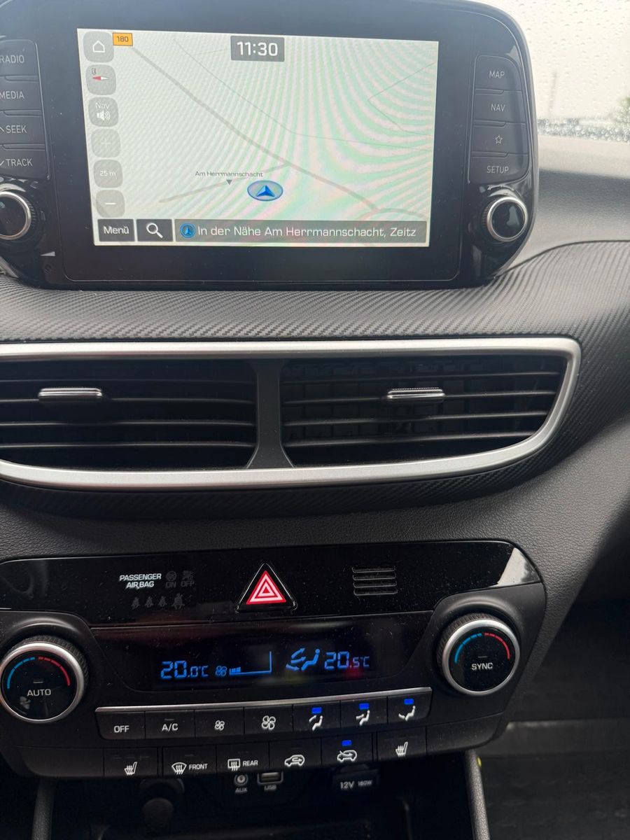 Fahrzeugabbildung Hyundai Tucson 2WD Navigation Klimaautomatik