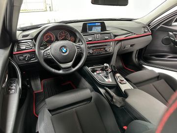 Fahrzeugabbildung BMW 318d Touring Sport Line Navi Xenon PDC Panorama