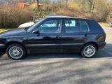 Volkswagen Golf 1.8 Family Family - Volkswagen Golf aus 1997 mit Benzin-Antrieb: Kombi